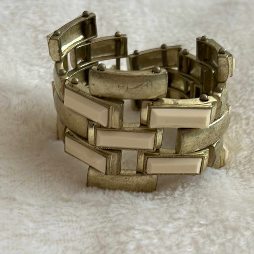 Banana Republic Cuff Bracelet 15$
